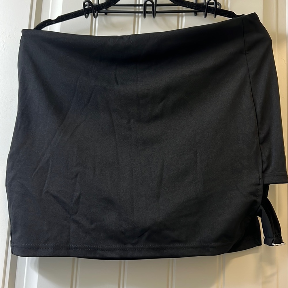 Black skirt